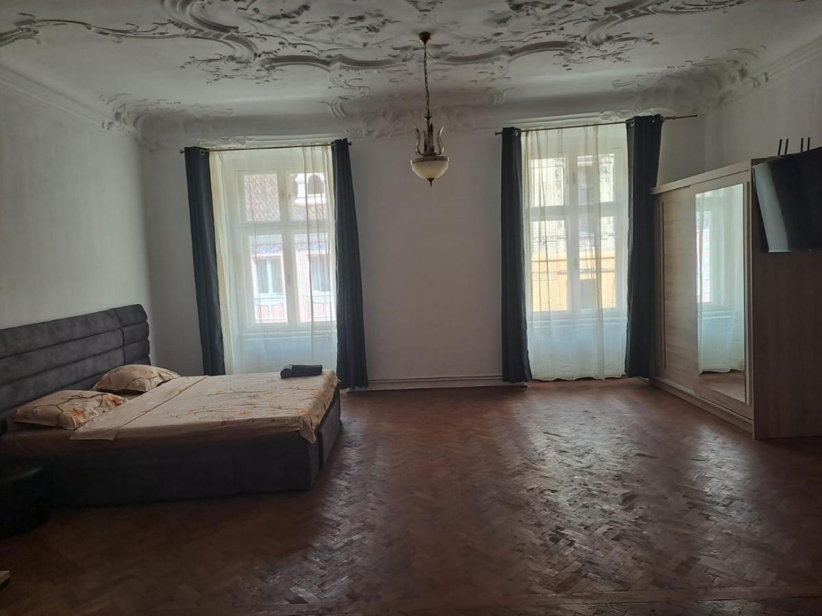 Clasic Studio Central Брашов Екстер'єр фото