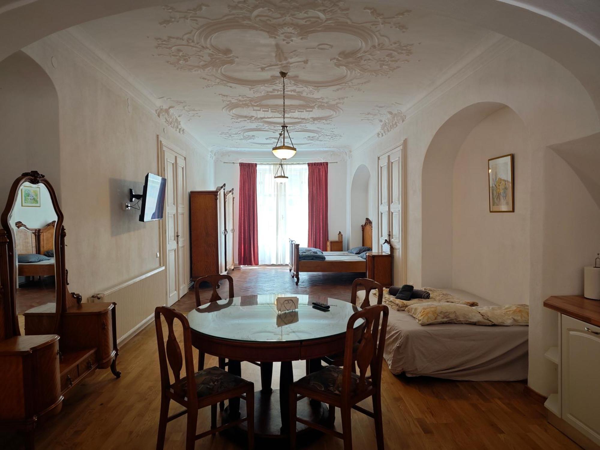 Clasic Studio Central Брашов Екстер'єр фото